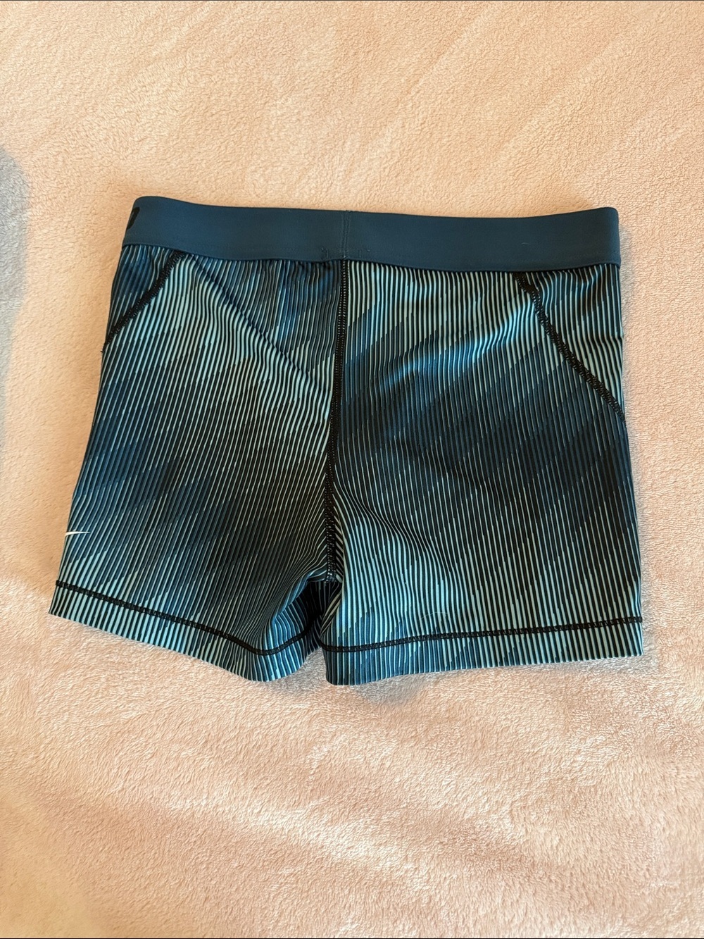 Nike Blue and Teal Gradient Stripe Compression Shorts Size M - Picture 3 of 4